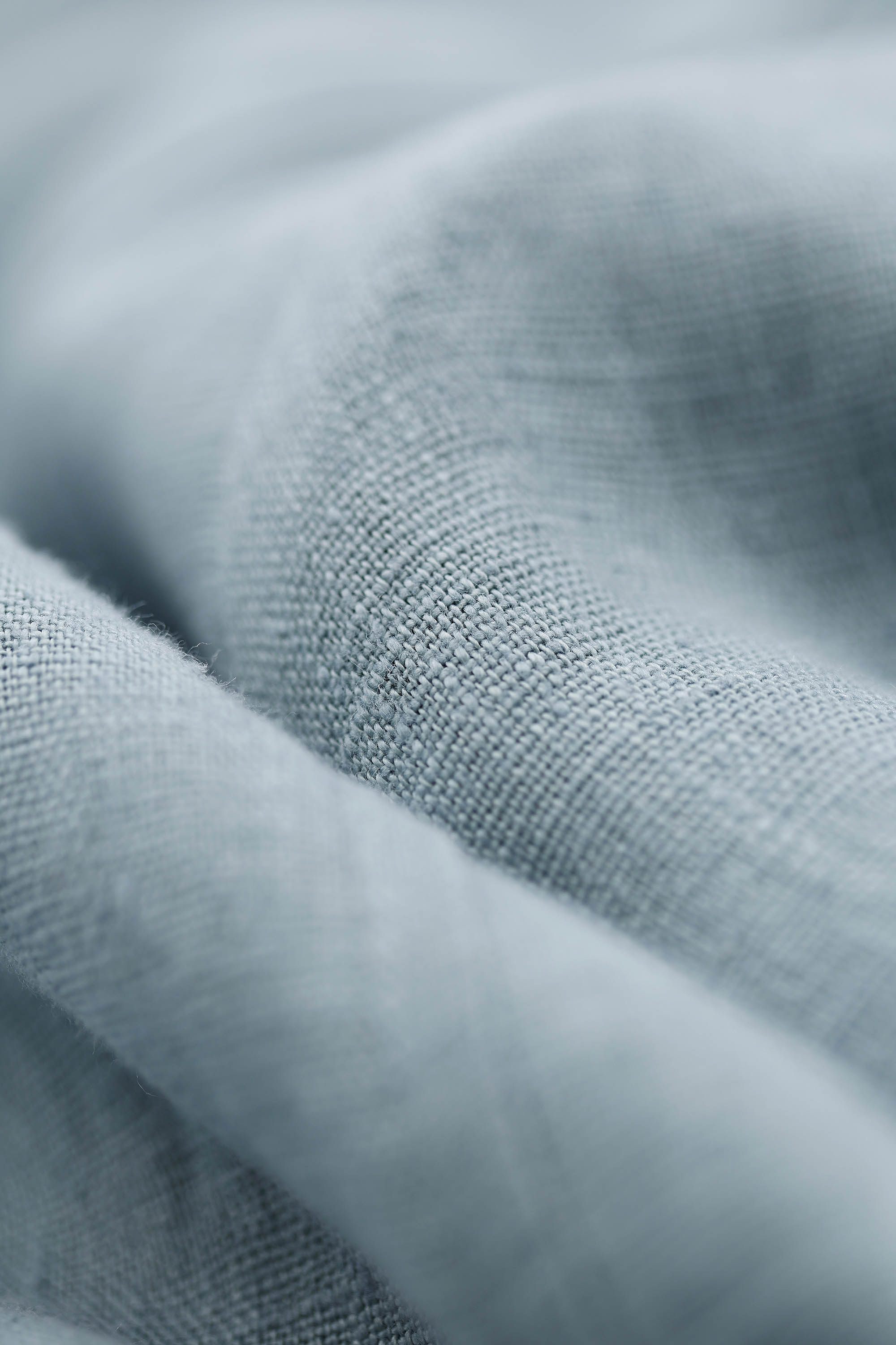 Light blue trousers with elastic in 100% linen