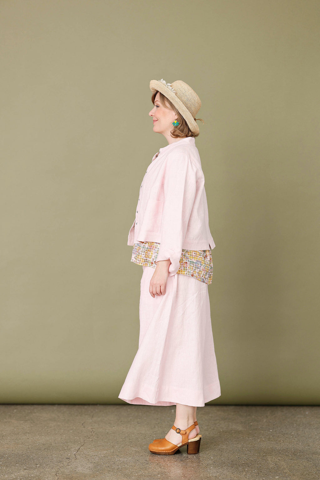 Kort ljus rosa jacka i 100% lin
