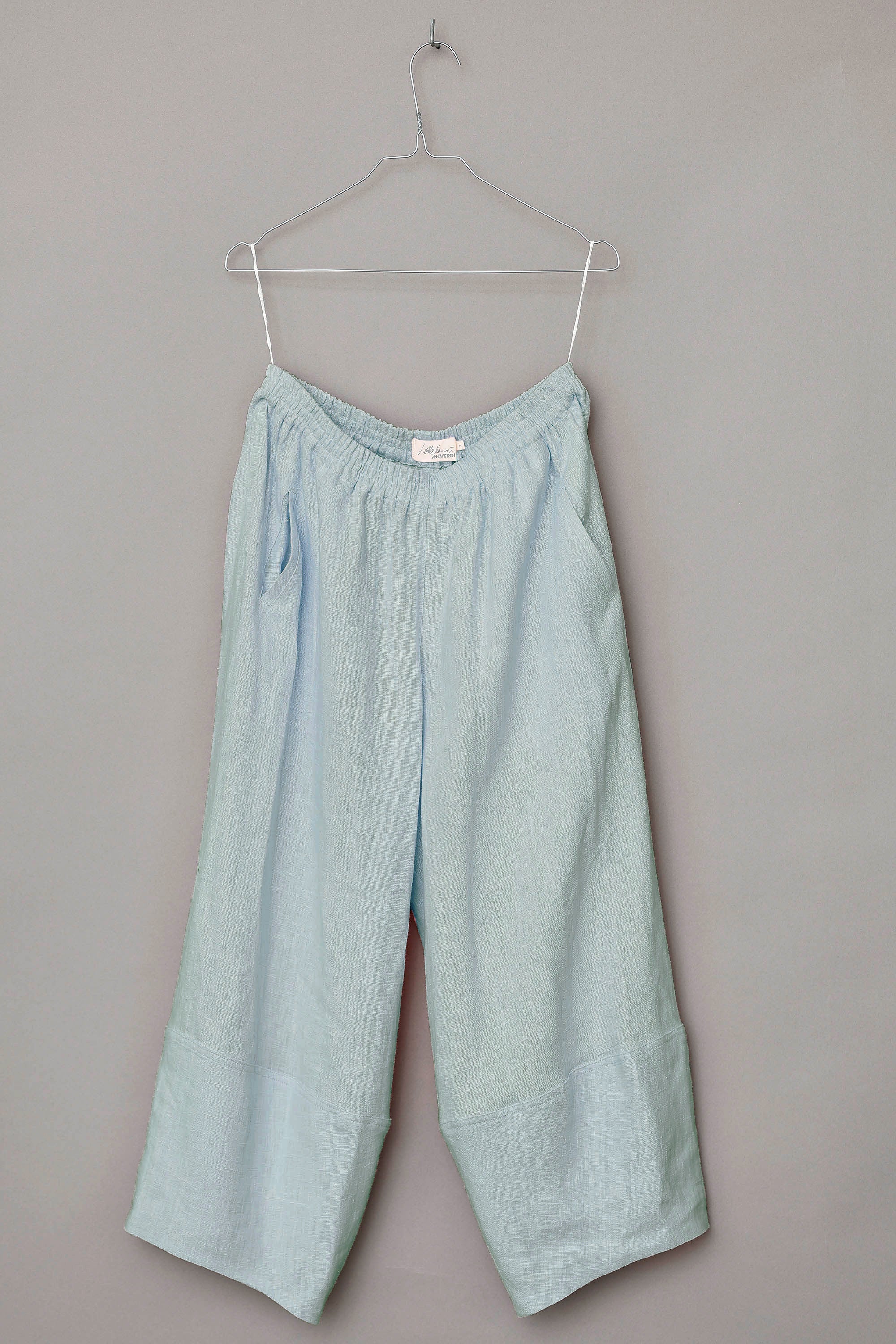 Light blue trousers with elastic in 100% linen