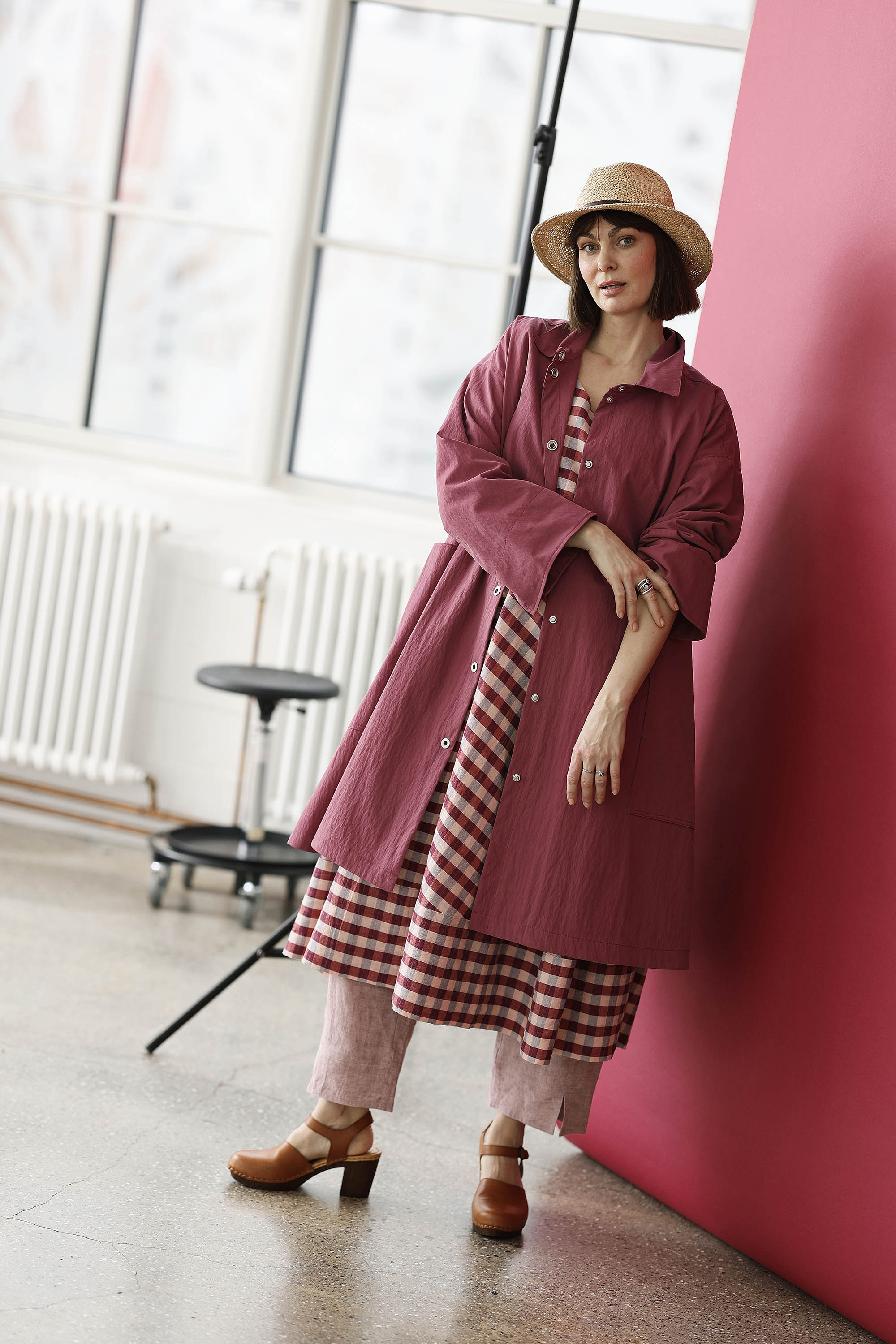 Hindbørrød oversize forårsfrakke