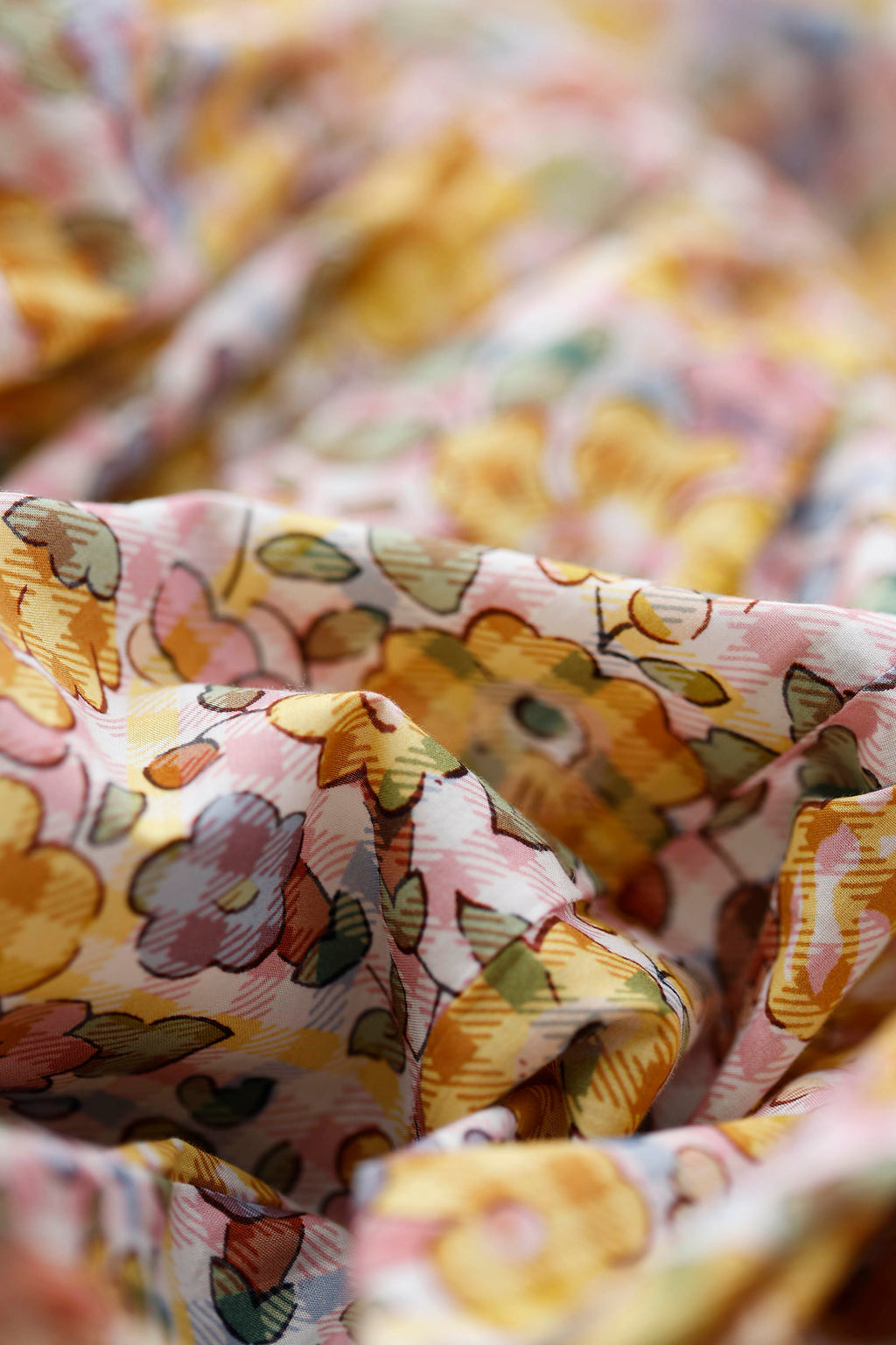 Ternet skjortebluse med blomster i Liberty bomuld