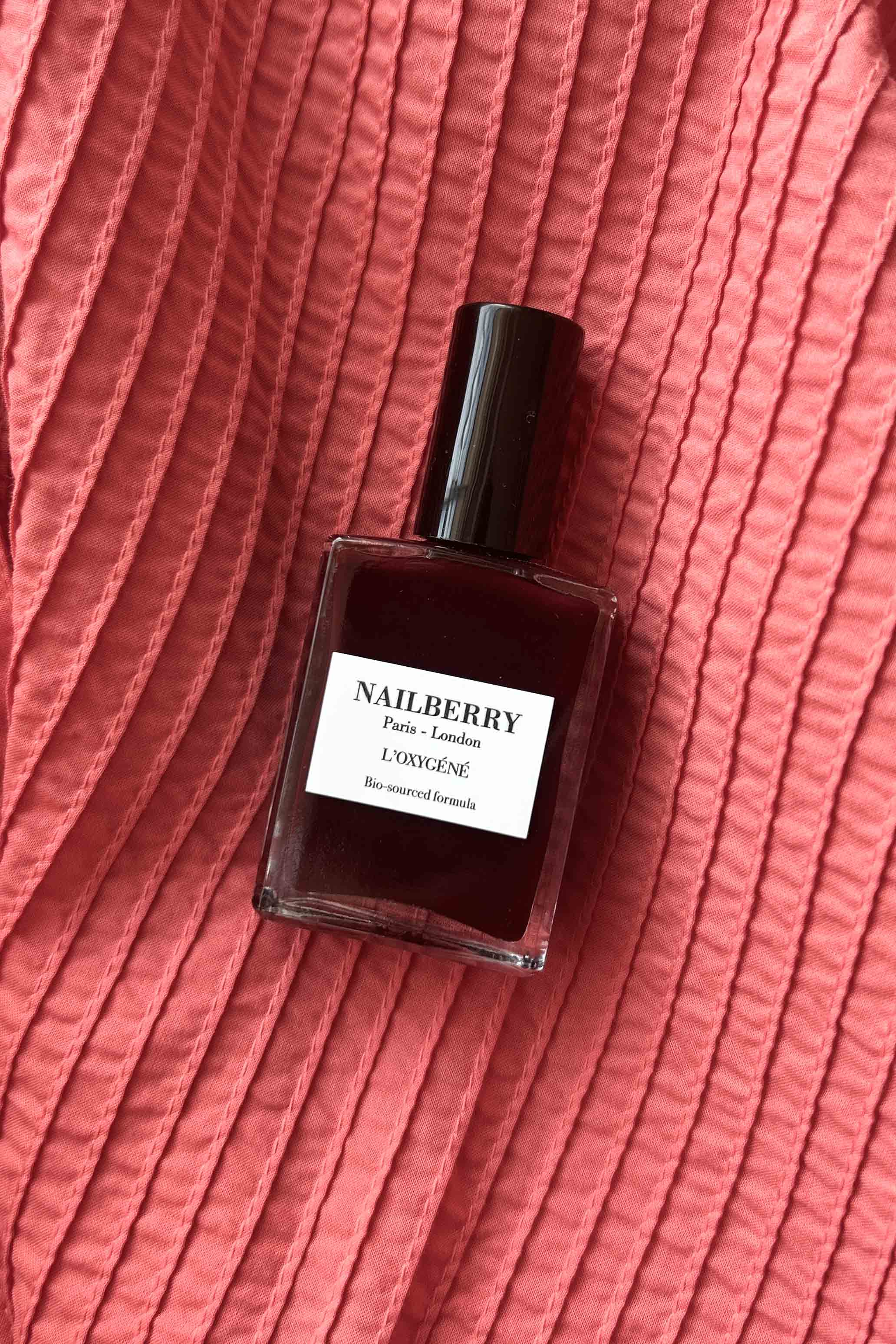Mørk kirsebærrød neglelak fra Nailberry
