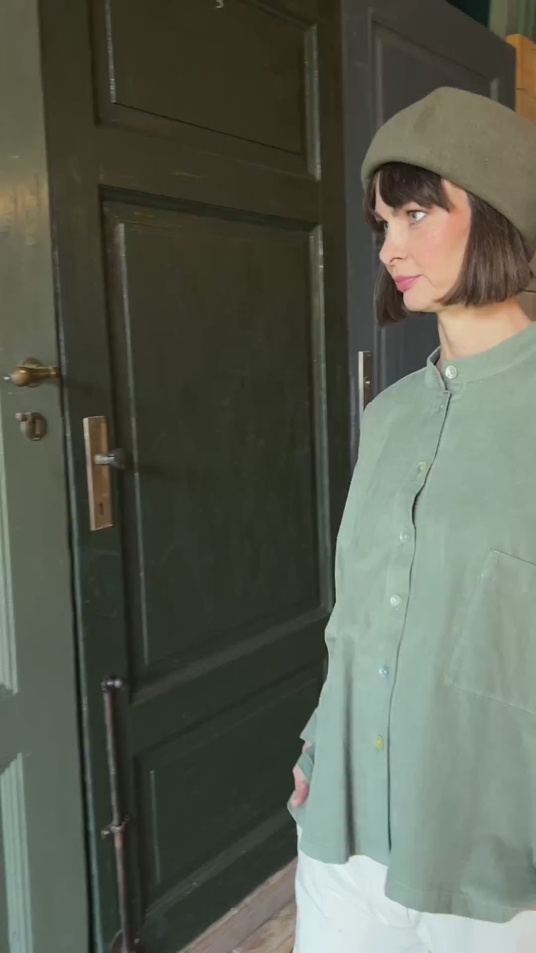 Oversize skjorte i babyfløjl i mint grøn