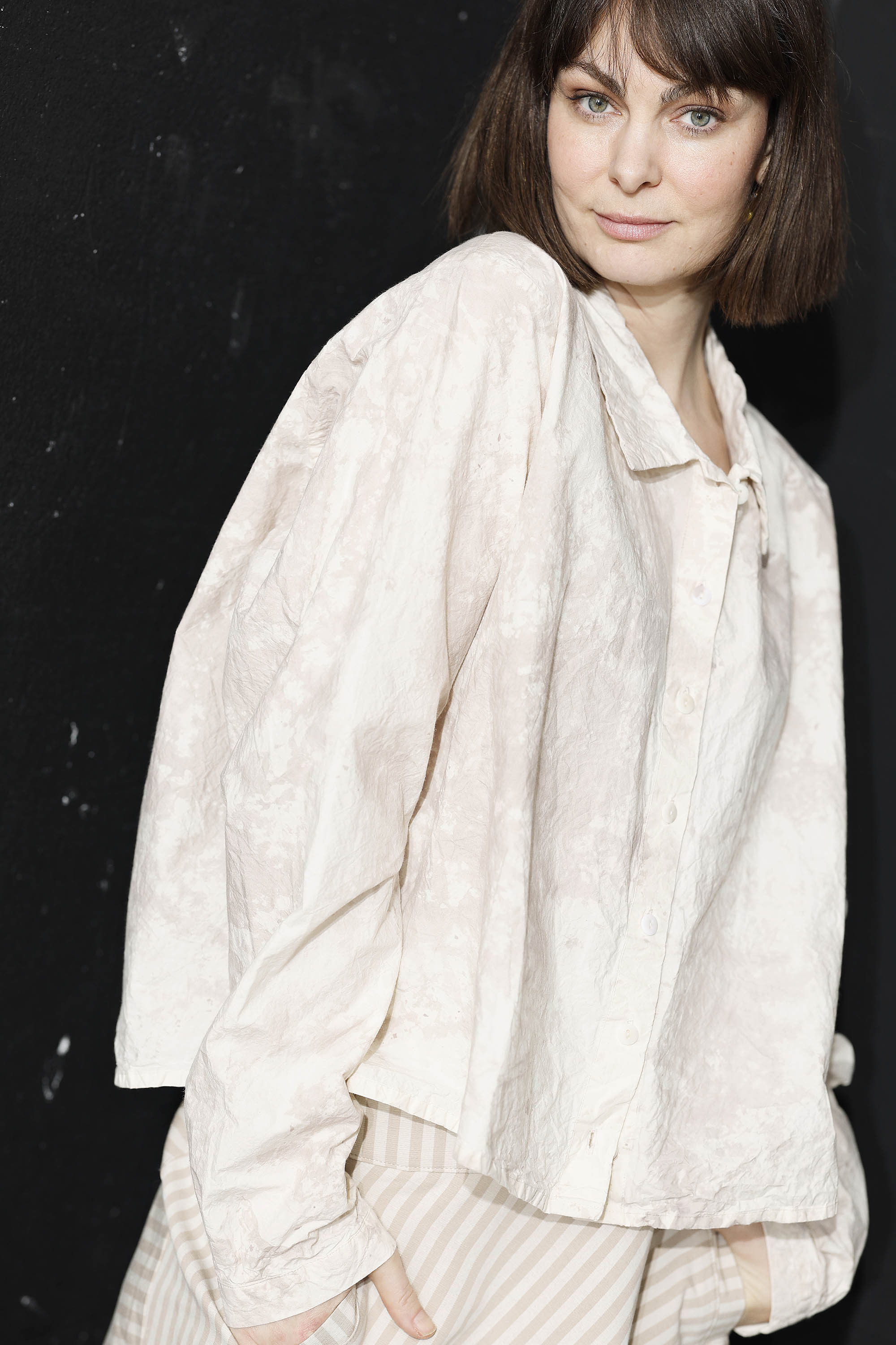 Lys håndfarvet unika tie dye skjorte fra Privatsachen