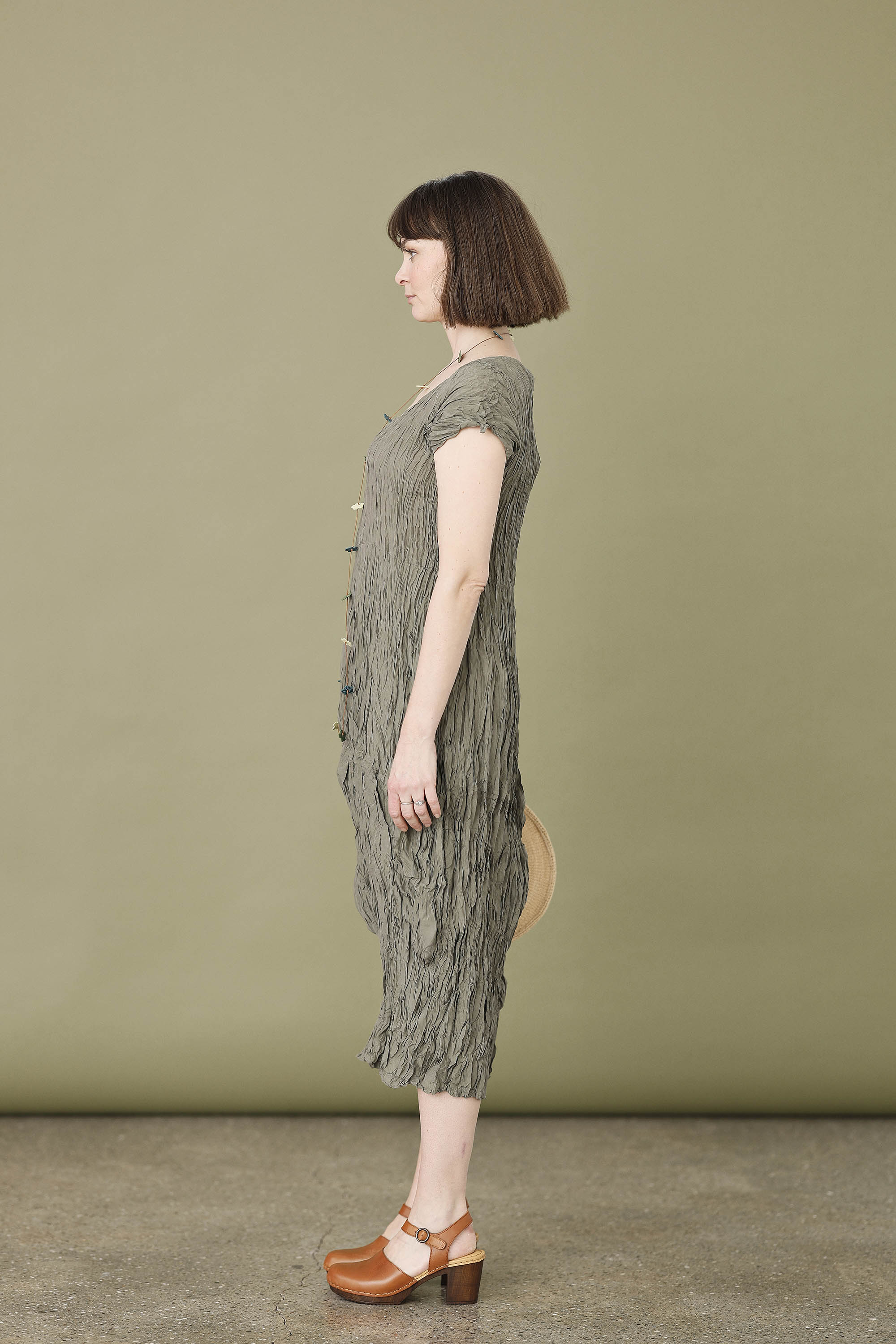 Støvet grøn krøllet silkekjole fra Privatsachen