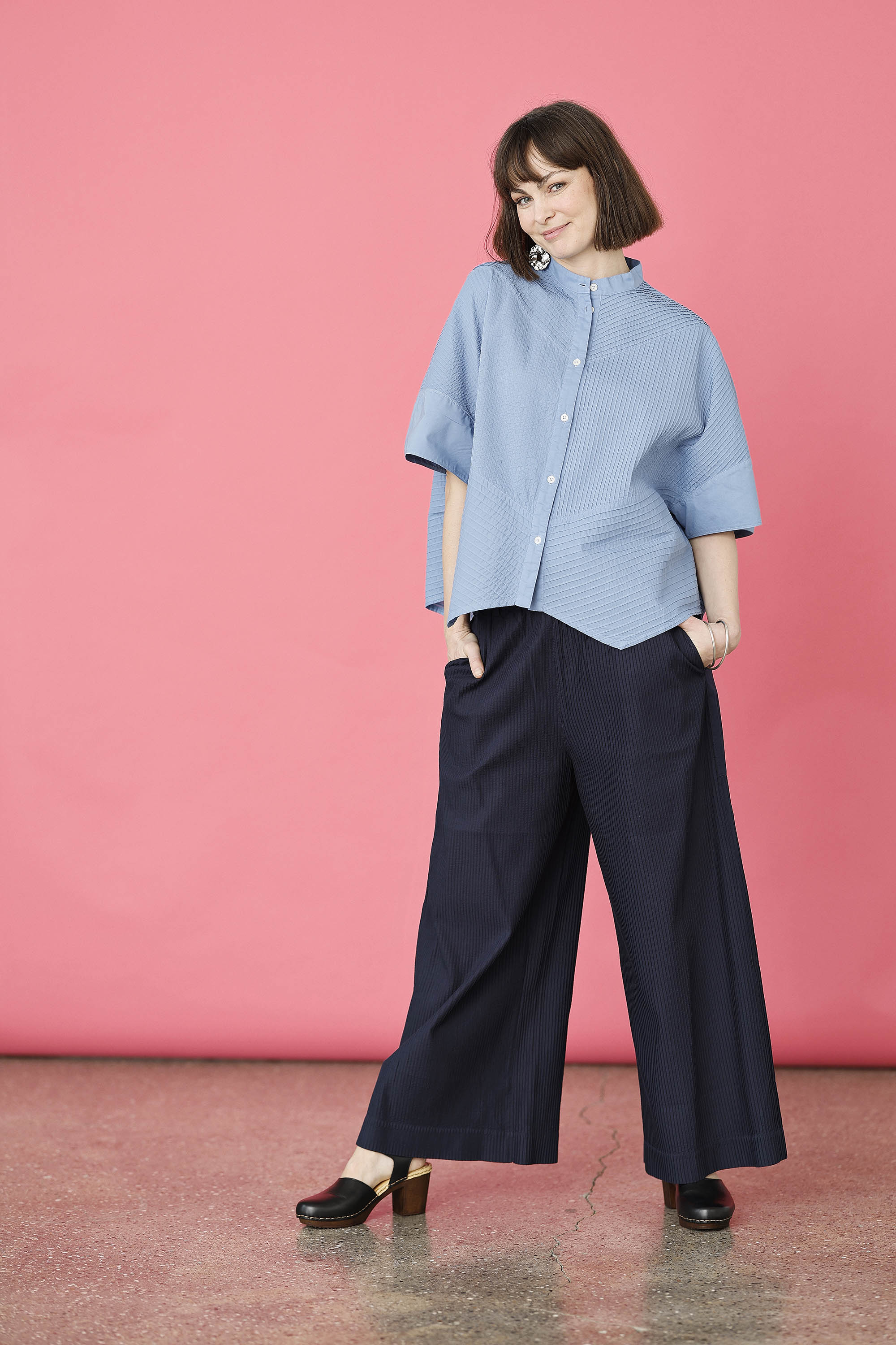 Bright steel blue short-sleeved, feminine YaccoMaricard shirt.