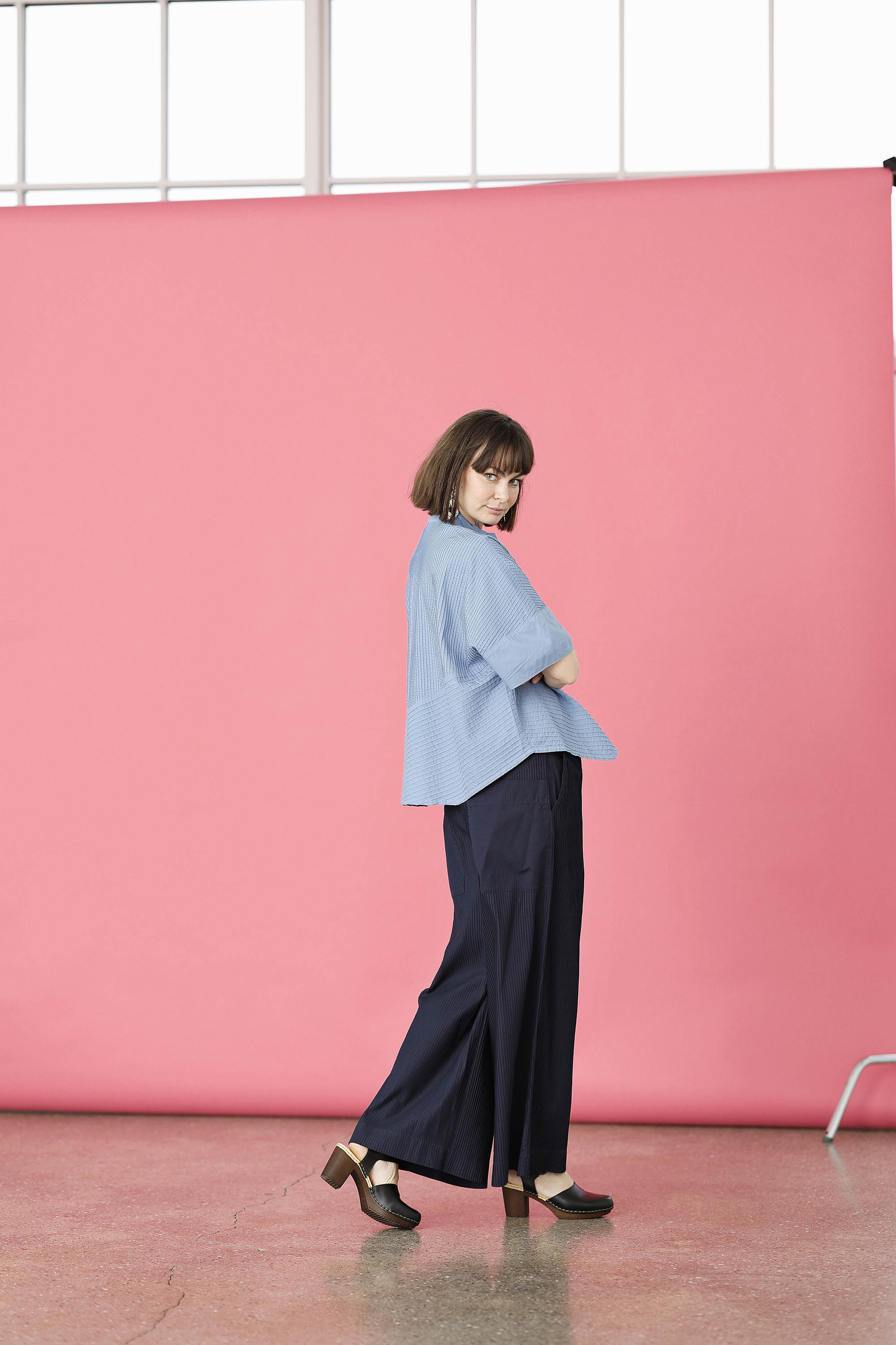 Bright steel blue short-sleeved, feminine YaccoMaricard shirt.